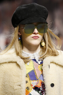 Details Christian Dior , Details Dior Fall 2018 Ready-to-Wear , Детали показа Кристиан Диор , Детали показа Диор осень зима 2018 , Fashion show , неделя моды в Париже , PFW , Мария Грация Кьюри , Mainstyles